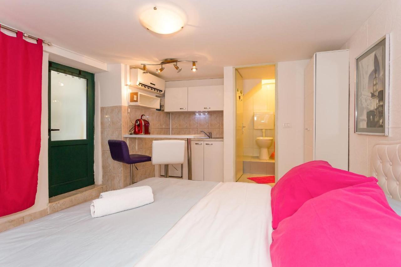 Modern And Practical Studio In The Heart Of Split Extérieur photo