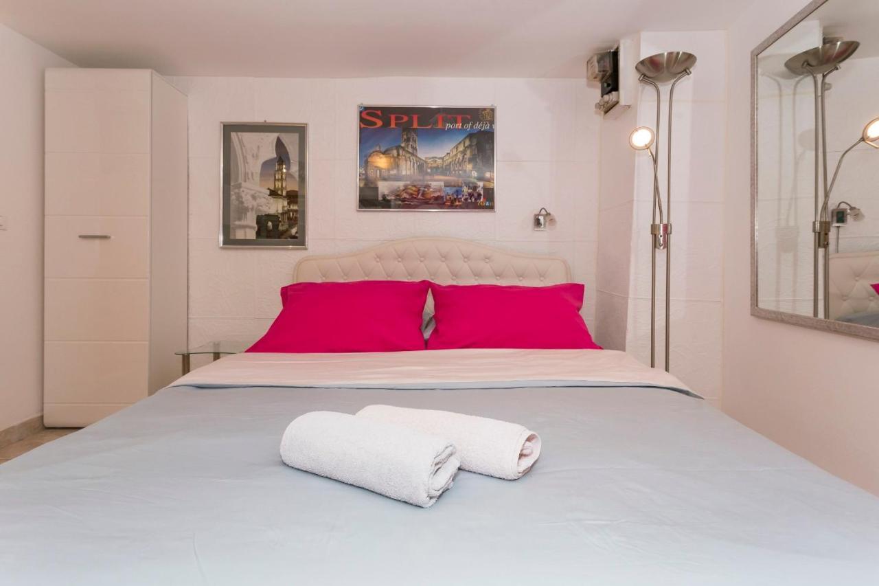 Modern And Practical Studio In The Heart Of Split Extérieur photo